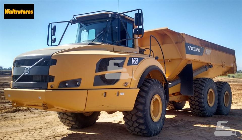 Caminhão Volvo A35F