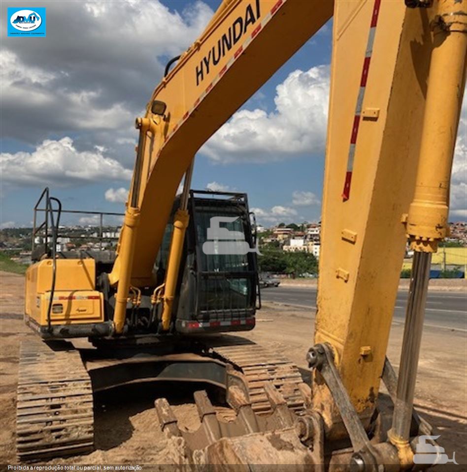 Escavadeira Hyundai R210LC-7