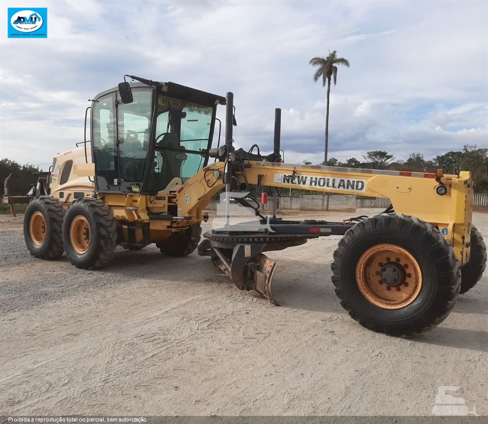 Motoniveladora New Holland RG170B
