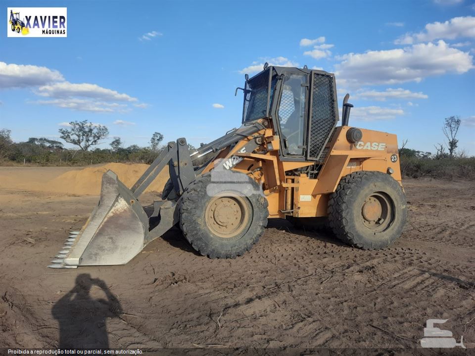 Pá Carregadeira Case W20E
