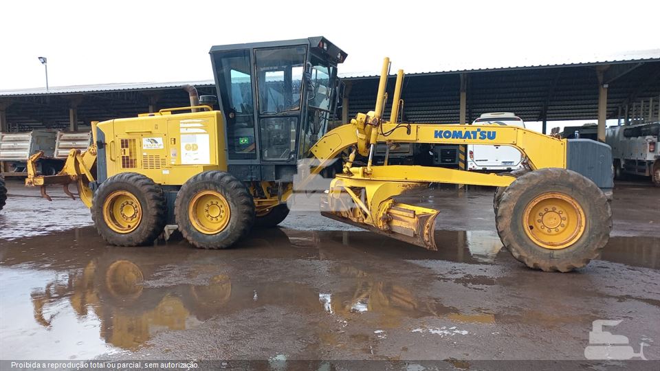 Motoniveladora Komatsu GD555-3