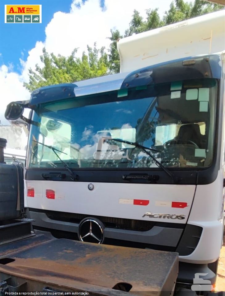 Caminhão Mercedes-Benz Actros 4844 8X4
