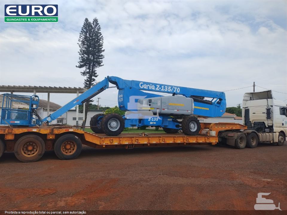 Plataforma Aérea (Elevatória) Genie ZX-135/70