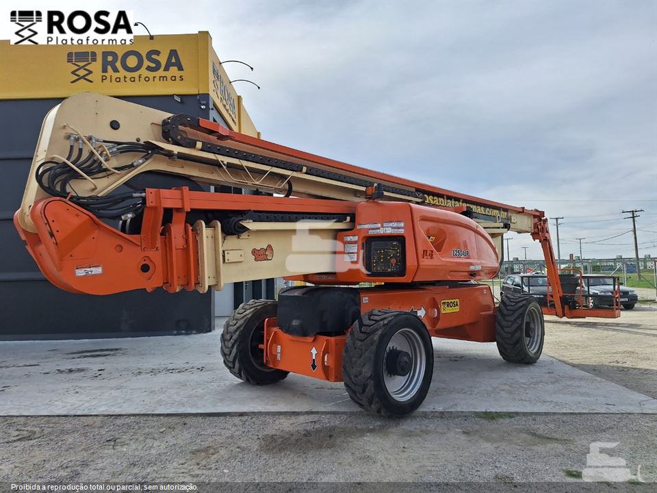 Plataforma Aérea (Elevatória) JLG 1250 AJP