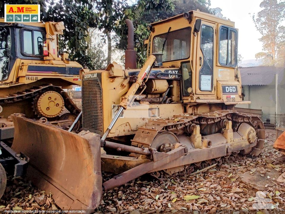 Trator de Esteira Caterpillar D6D