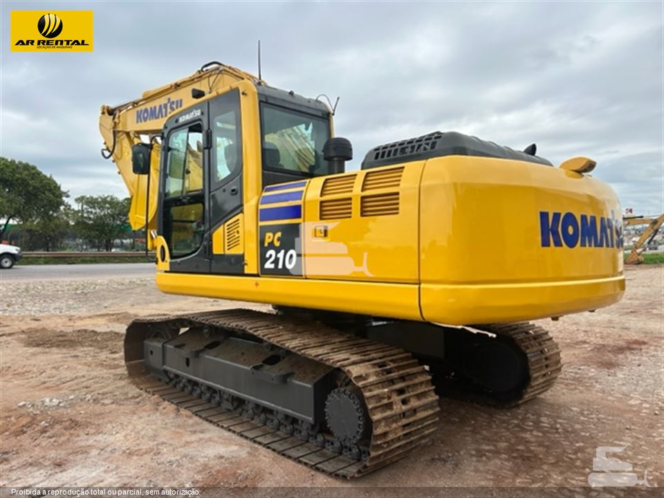 Escavadeira Komatsu PC210