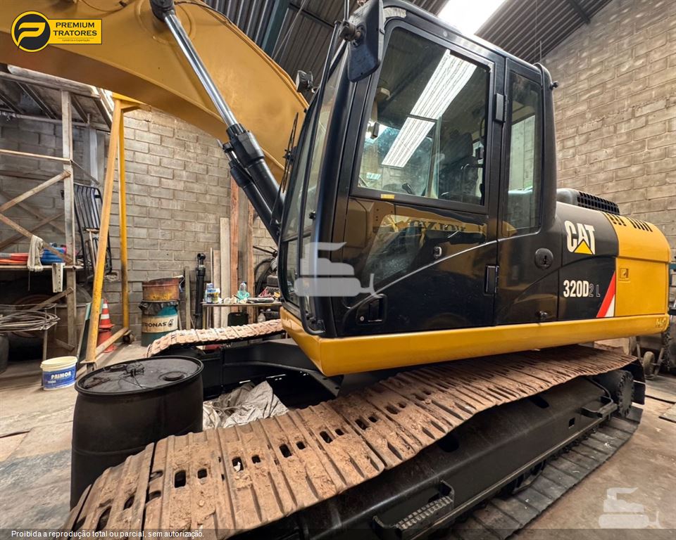 Escavadeira Caterpillar 320D2L