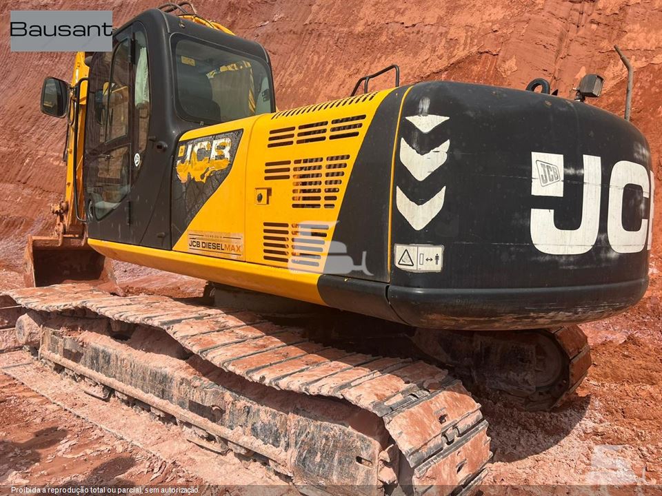Escavadeira JCB JS200 LC