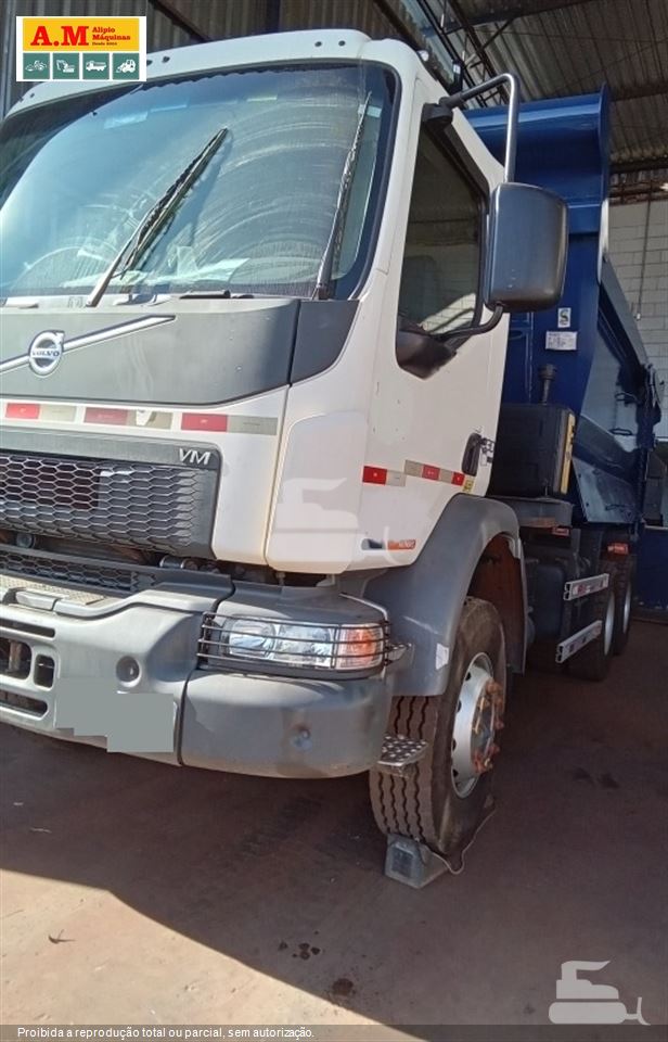 Caminhão Volvo VM 330 6x4 2p (Diesel) (E5)