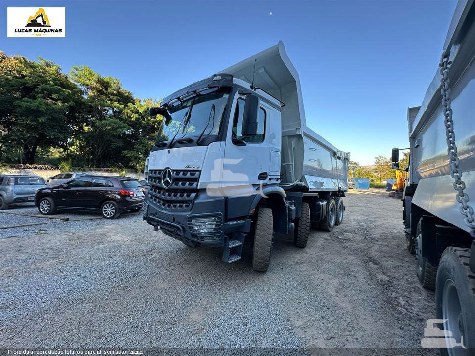 Caminhão Mercedes-Benz AROCS 4851 K 8x4 (diesel)(E5)