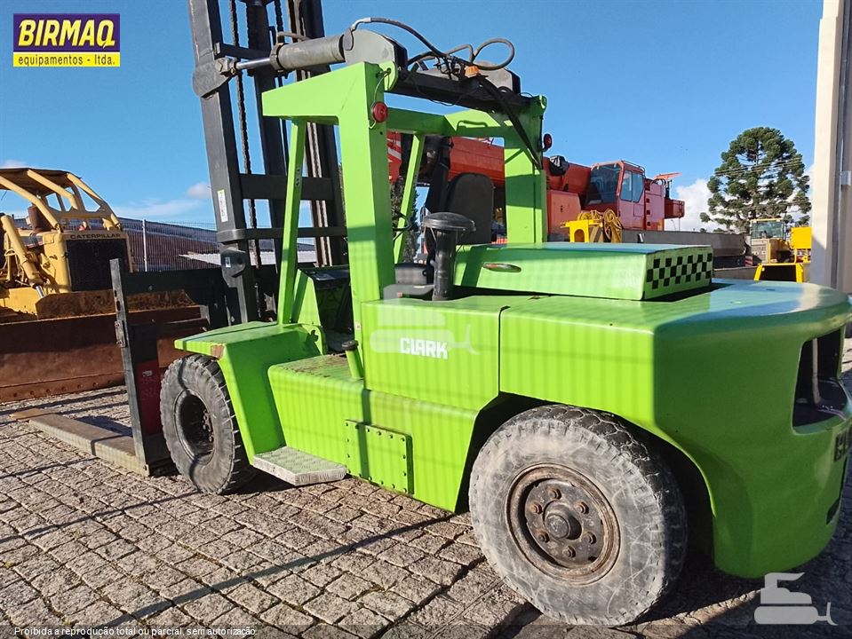 Empilhadeira Clark C500