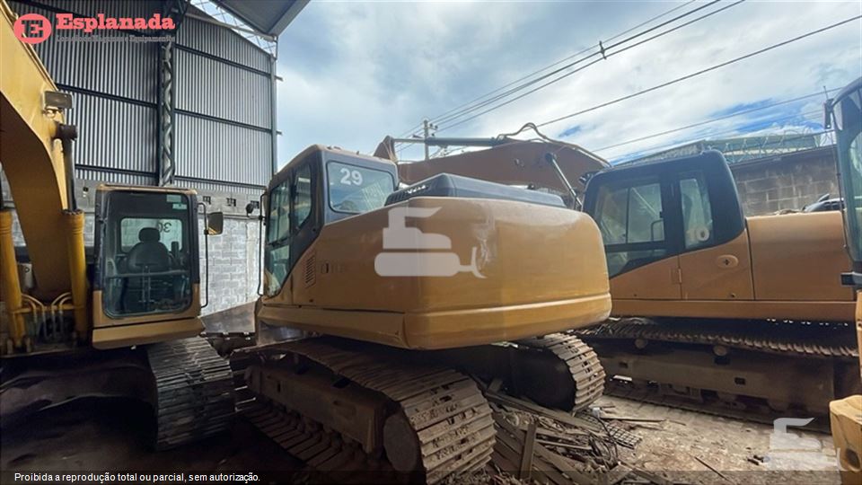 Escavadeira Komatsu PC160
