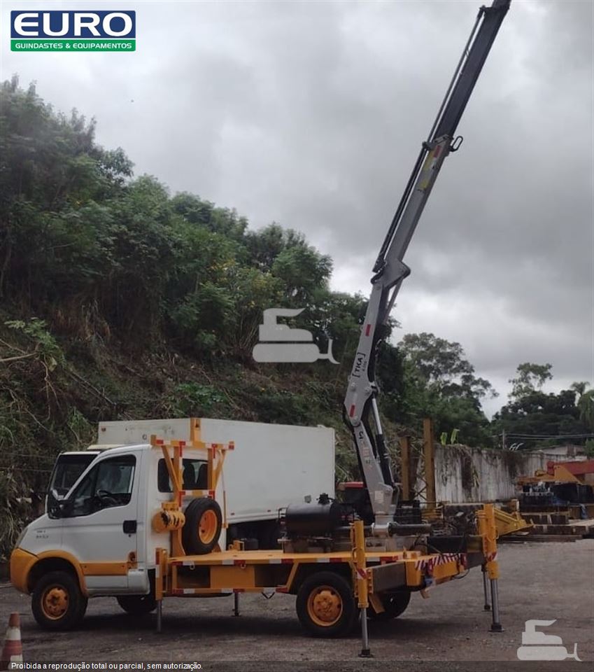 Caminhão Iveco DAILY CHASSI 35S14 2p (Diesel)