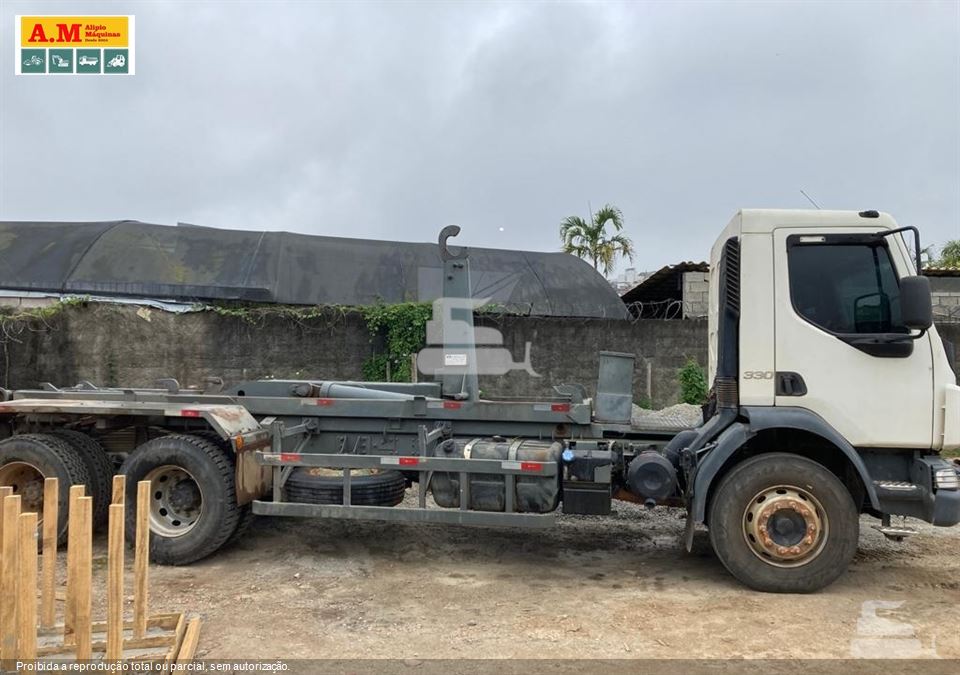 Caminhão Volvo VM 330 6x4 2p (Diesel) (E5)