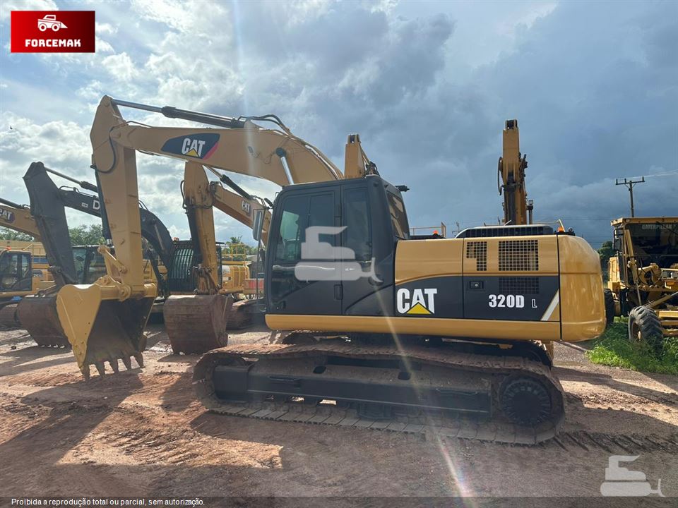 Escavadeira Caterpillar 320DL