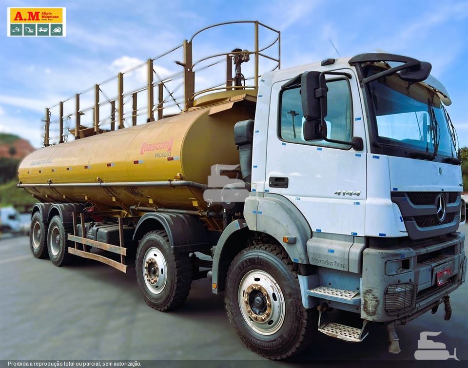 Caminhão Mercedes-Benz Axor 4144 K 8x4 2p (diesel