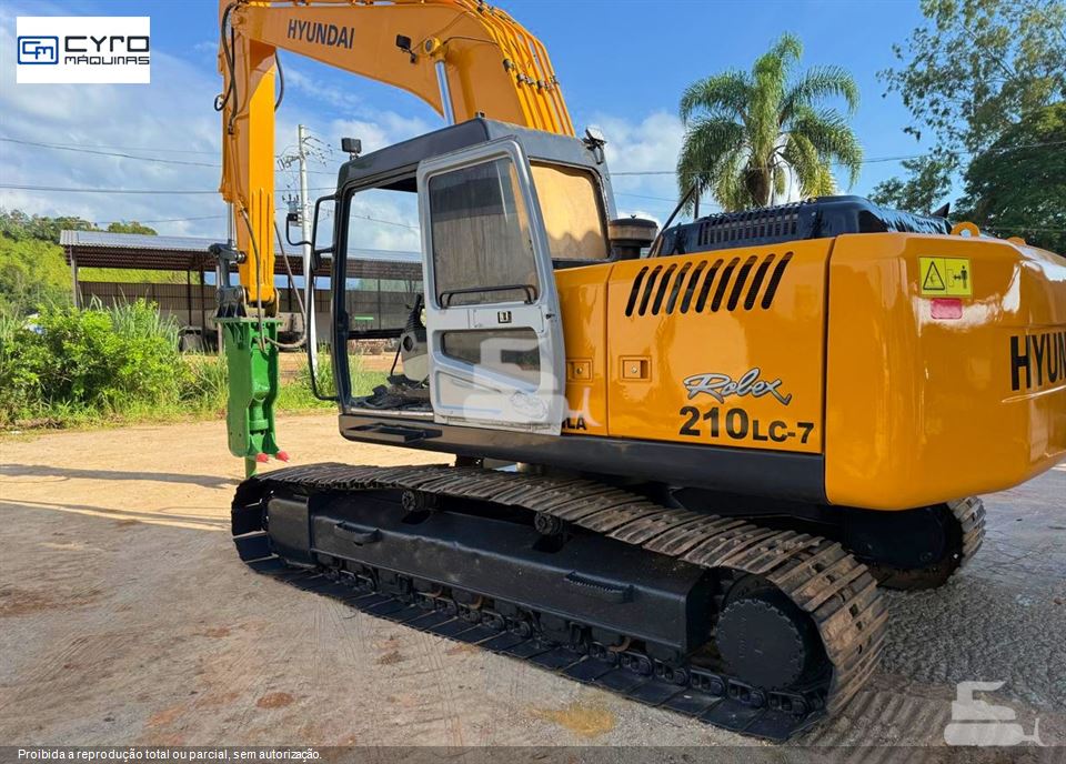 Escavadeira Hyundai R210LC-7