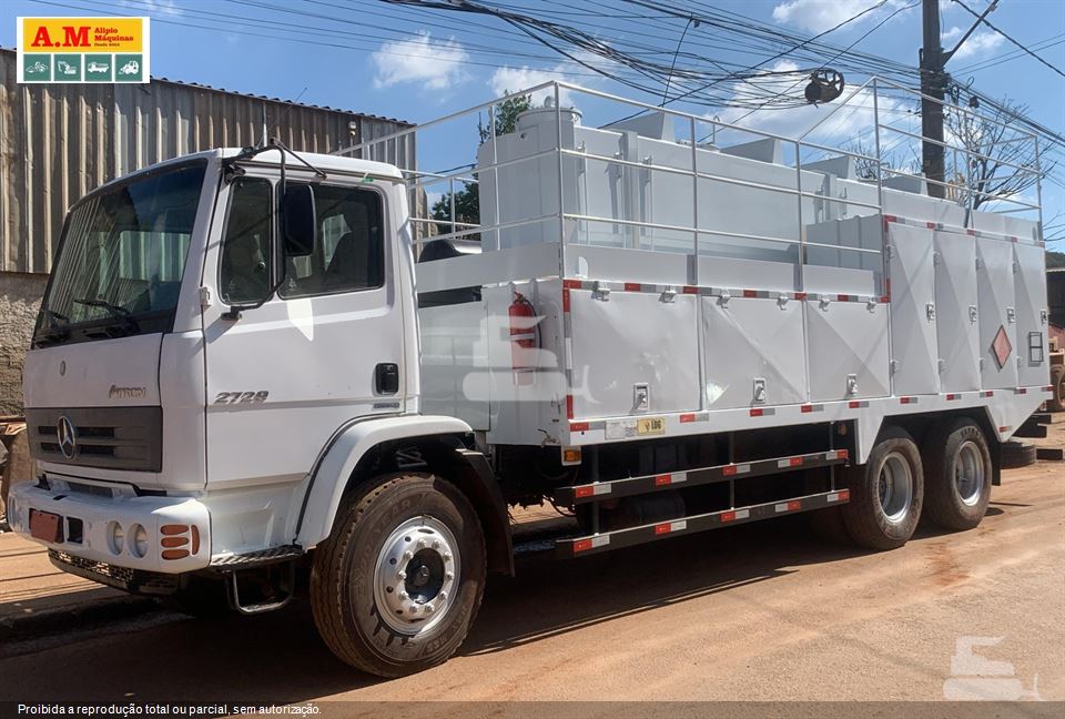 Caminhão Mercedes-Benz Atron 2729 6x4 2p (diesel) (E5)