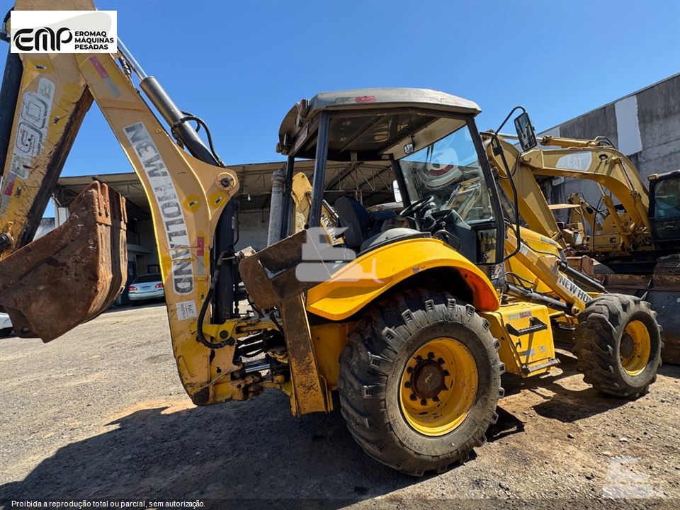 Retro Escavadeira New Holland B90B