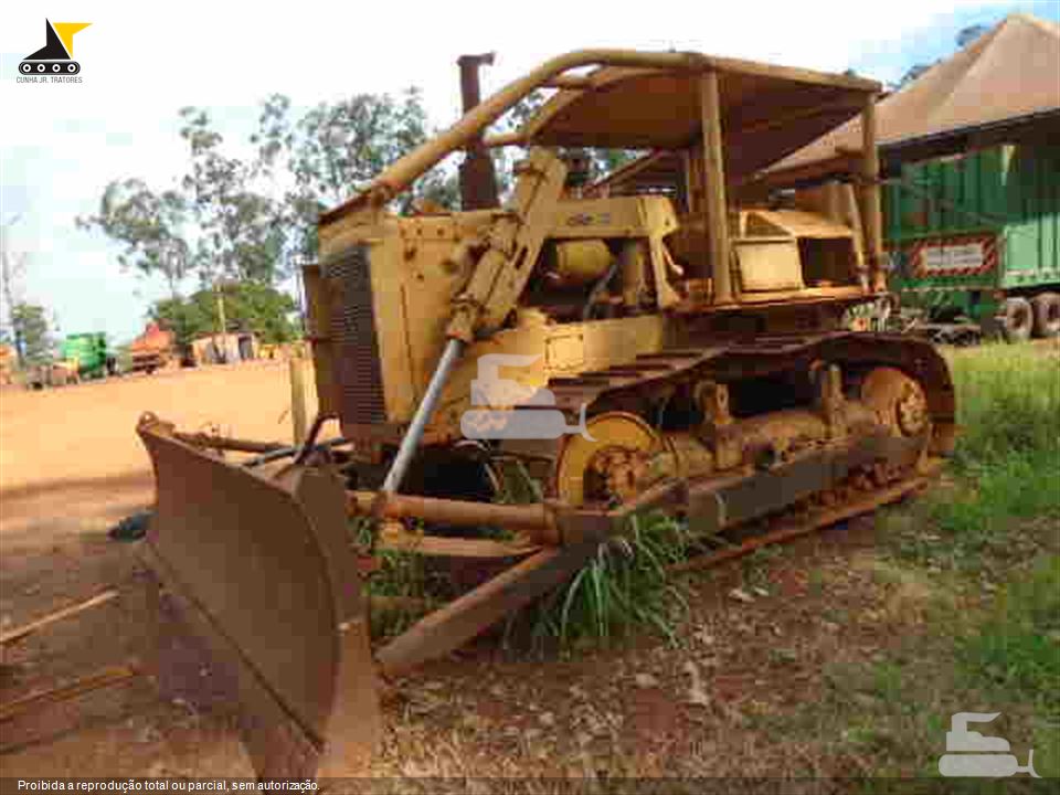 Trator de Esteira Caterpillar D6D