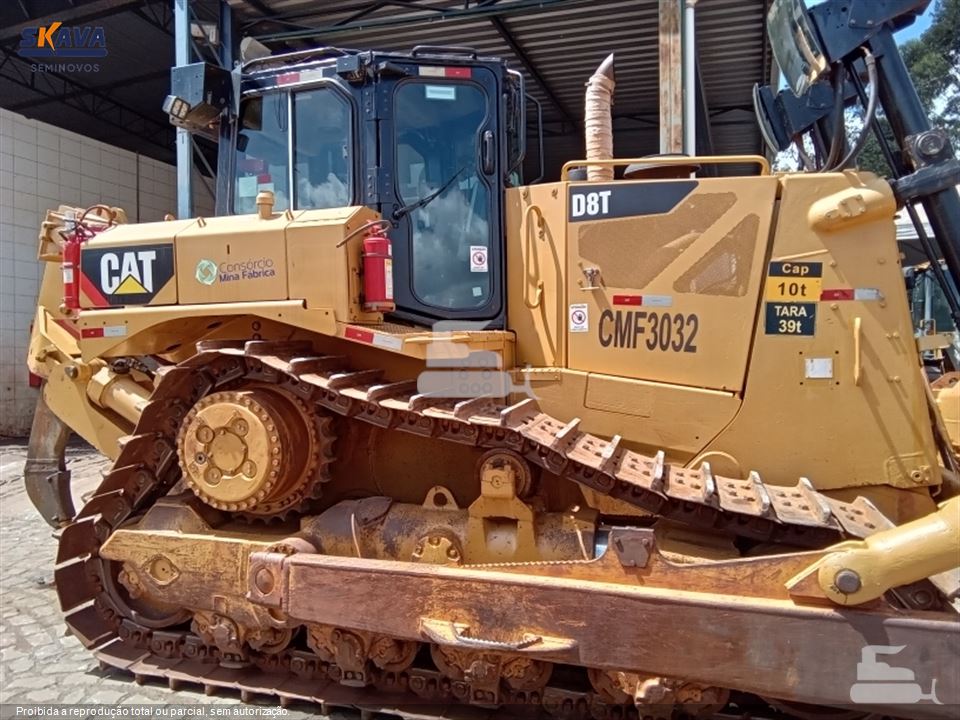 Trator de Esteira Caterpillar D8T