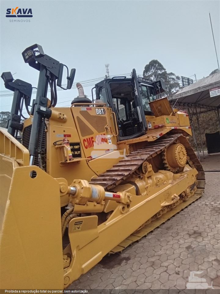 Trator de Esteira Caterpillar D8T