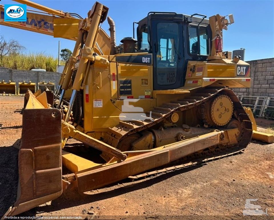 Trator de Esteira Caterpillar D6T