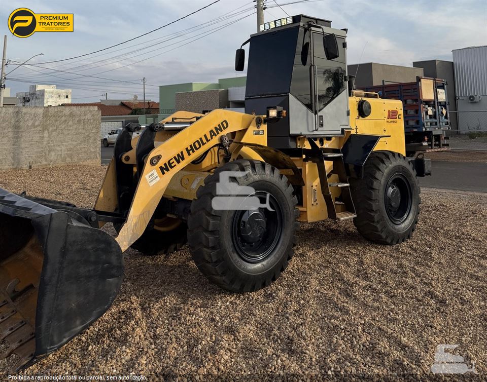 Pá Carregadeira New Holland 12C