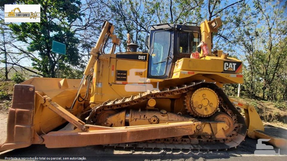 Trator de Esteira Caterpillar D6T
