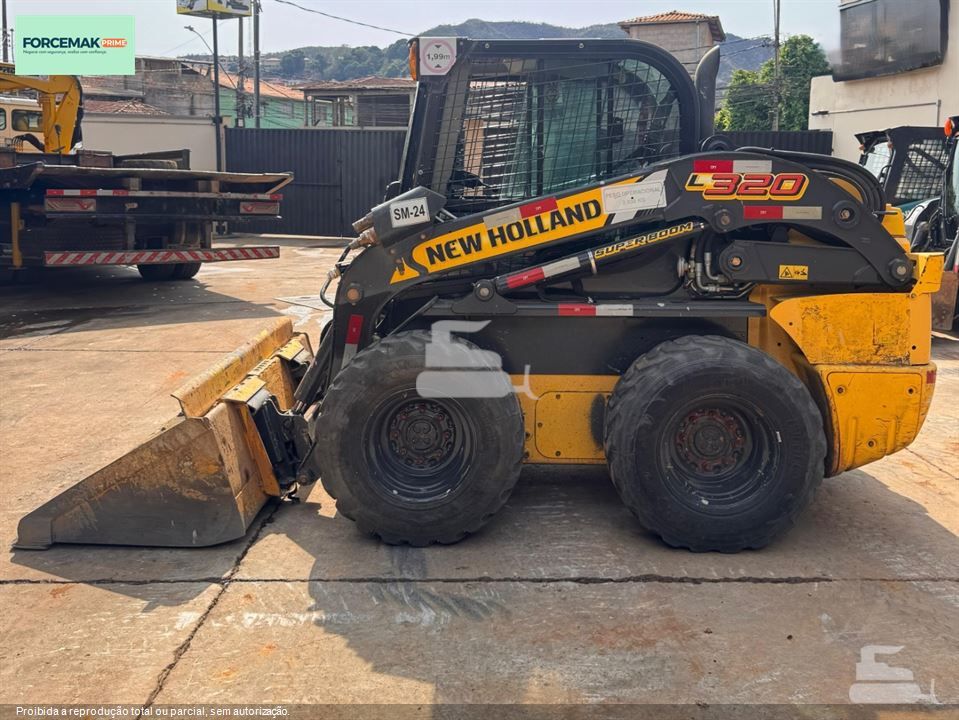 Mini-Carregadeira New Holland L320