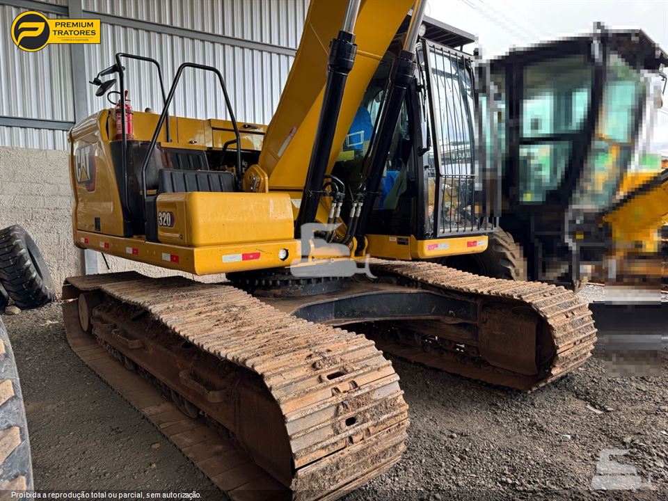 Escavadeira Caterpillar 320