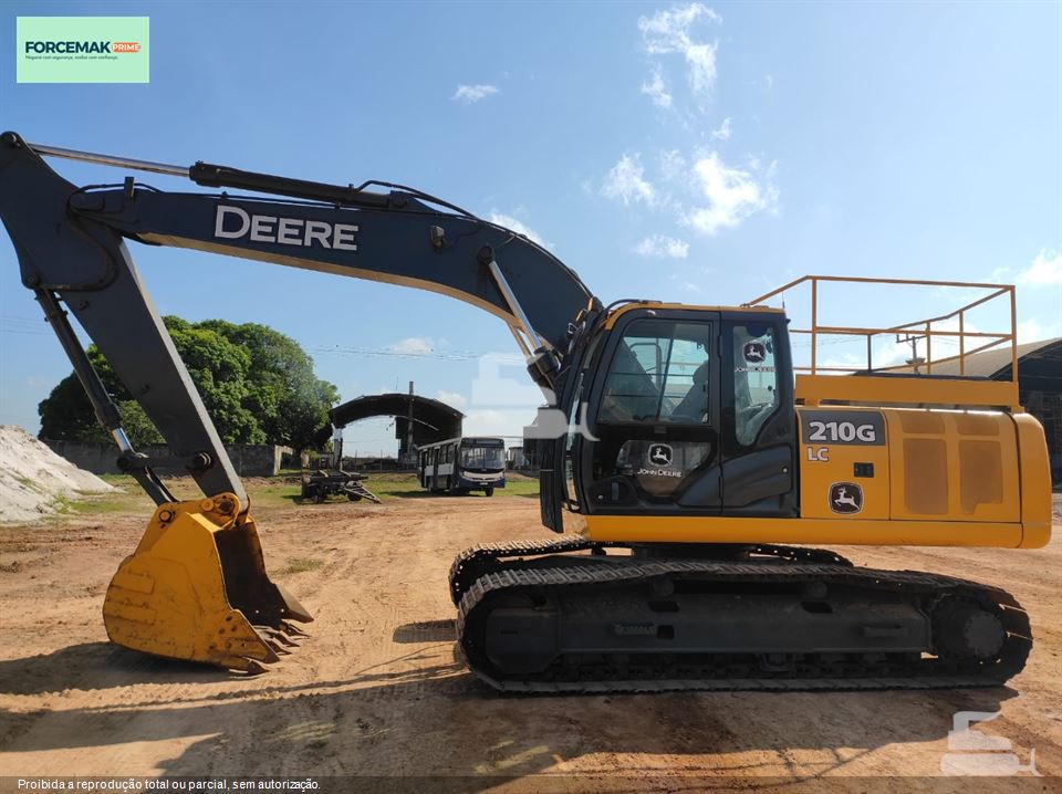 Escavadeira John Deere 210G