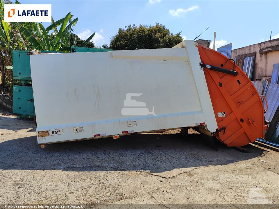 Caçamba Coletora , Compactador de lixo