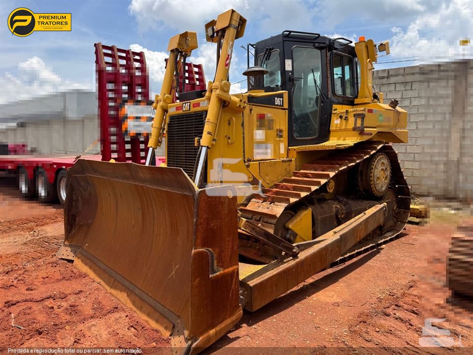 Trator de Esteira Caterpillar D6T