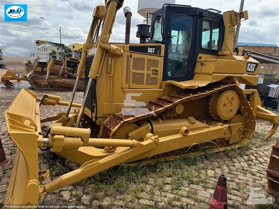 Trator de Esteira Caterpillar D6T XL