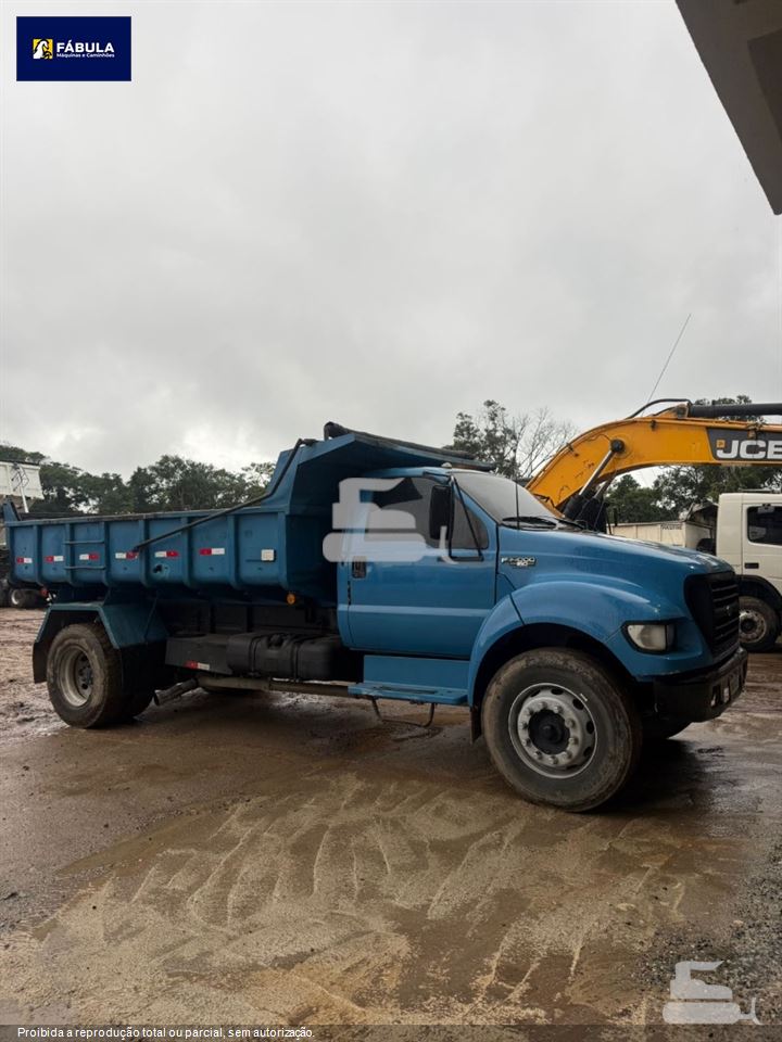 Caminhão Ford F-14000 2p (diesel)