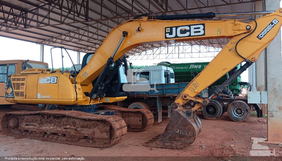 Escavadeira JCB JS220 LC