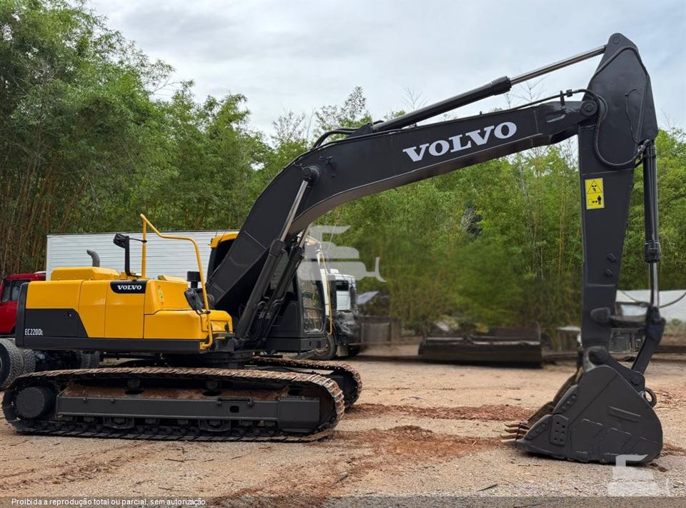 Escavadeira Volvo EC220D