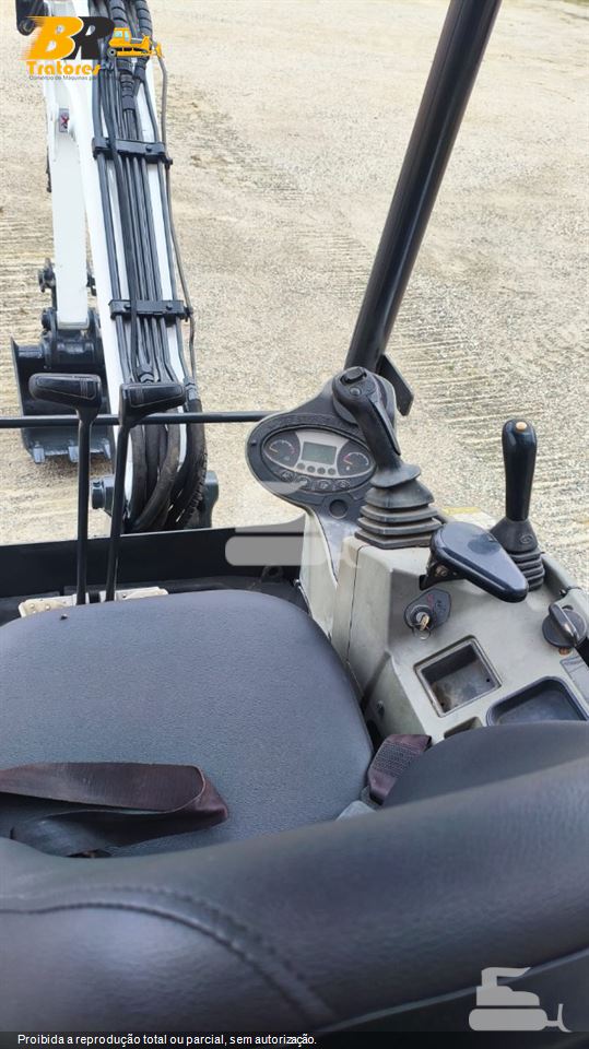 Mini-Escavadeira Bobcat E27z
