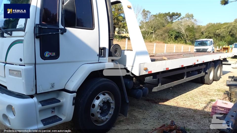 Caminhão Ford CARGO 1622 T 3-Eixos 2p (diesel)