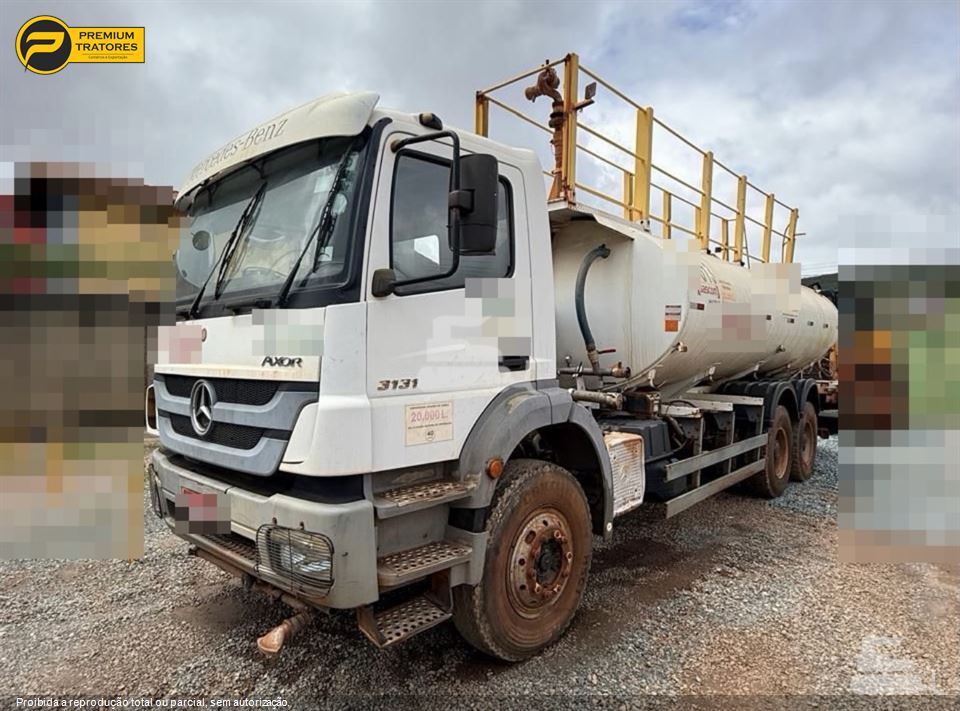 Caminhão Mercedes-Benz Axor 3131 6x4 2p (diesel)(E5)