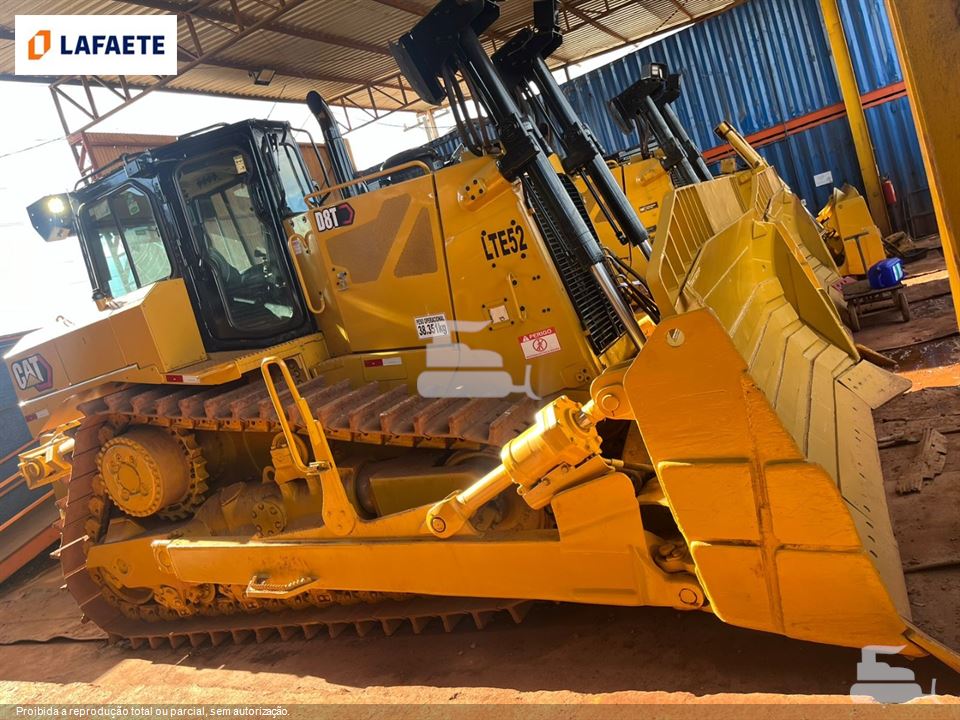 Trator de Esteira Caterpillar D8T