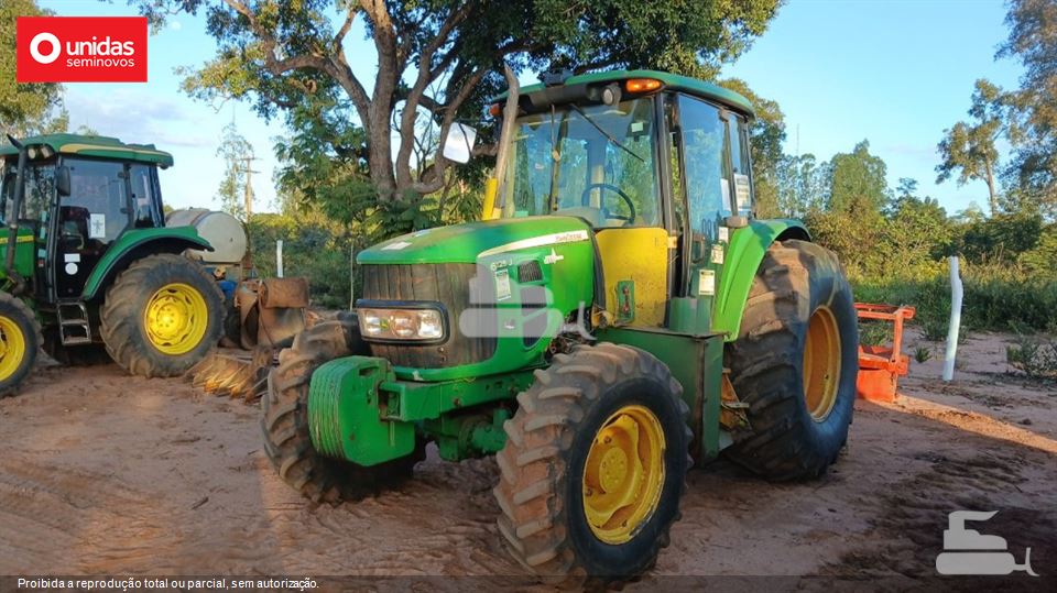 Trator Agrícola John Deere 6125J