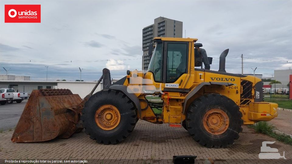 Pá Carregadeira Volvo L120 B