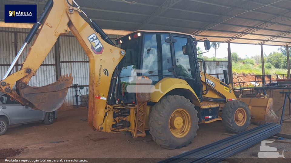 Retro Escavadeira Caterpillar 416F2