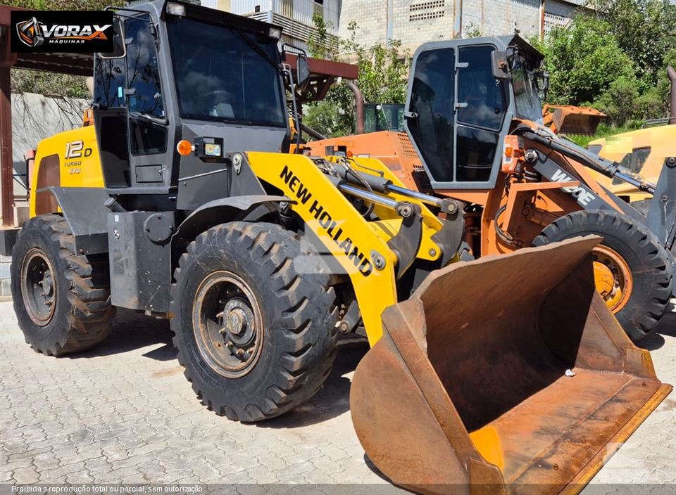 Pá Carregadeira New Holland 12D