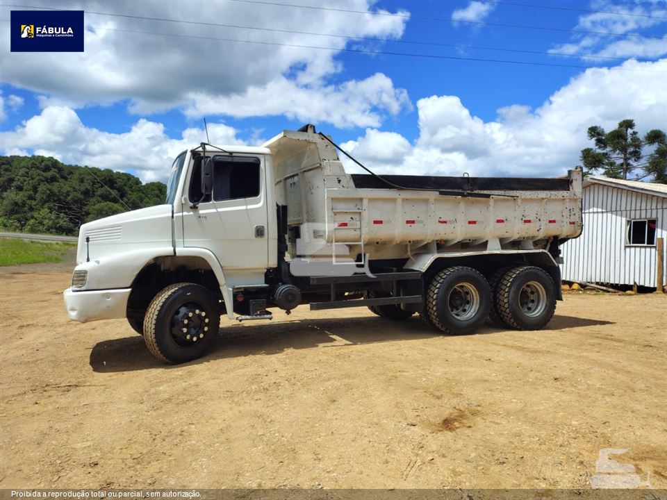 Caminhão Mercedes-Benz L-2318 3-Eixos 2p (diesel)