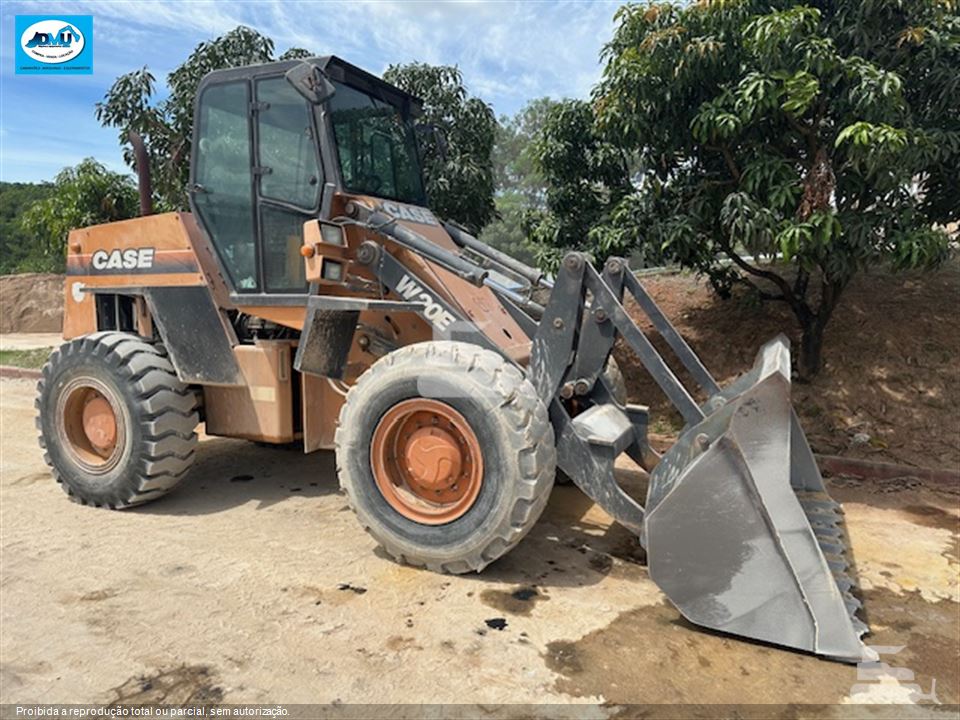 Pá Carregadeira Case W20E