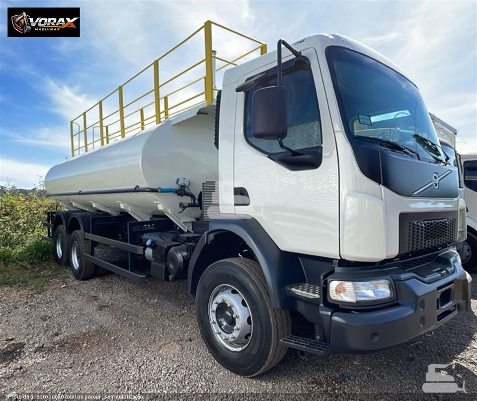 Caminhão Volvo VM 330 6x4 2p (Diesel) (E5)