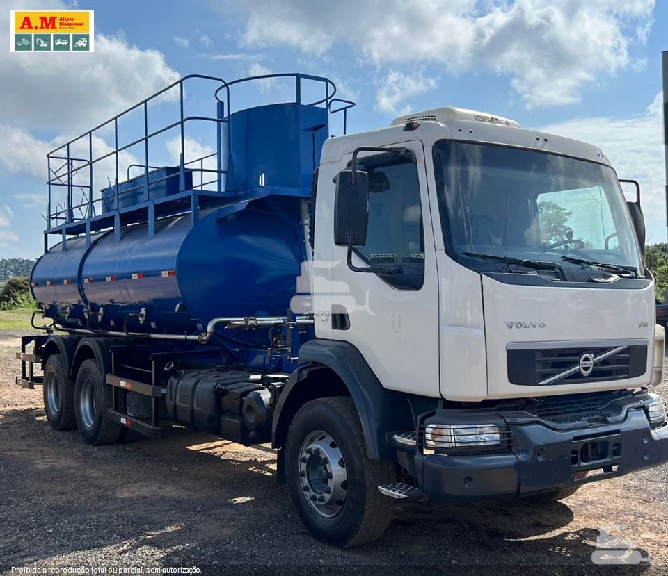 Caminhão Volvo VM 270 6x4 2p (Diesel) (E5)